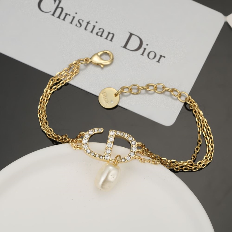 chr1st1an D10r bracelets